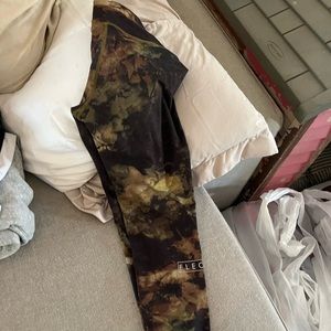 FLEO full length green abstract leggings